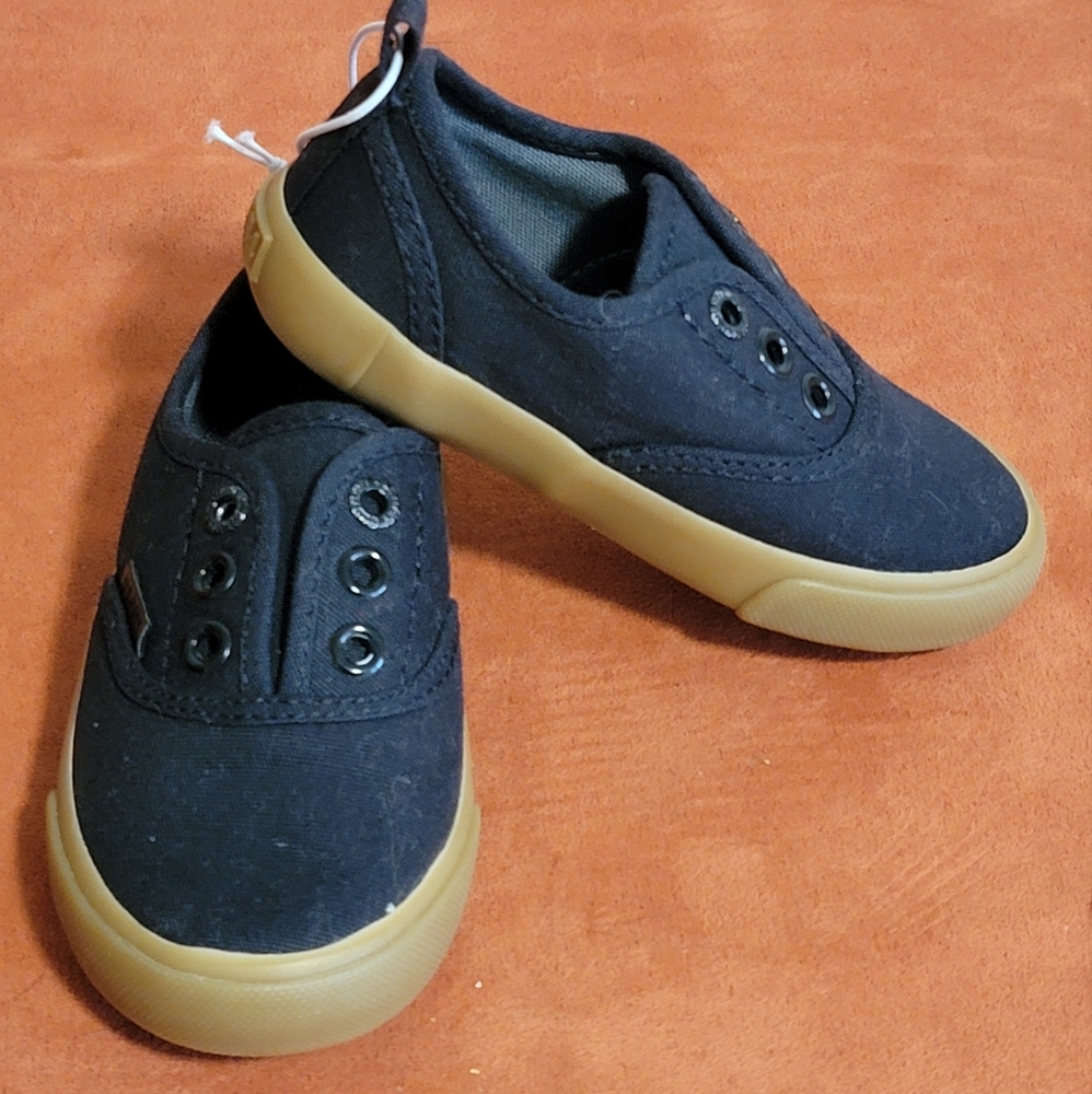 Old Navy Slip Ons size 6 toddlers